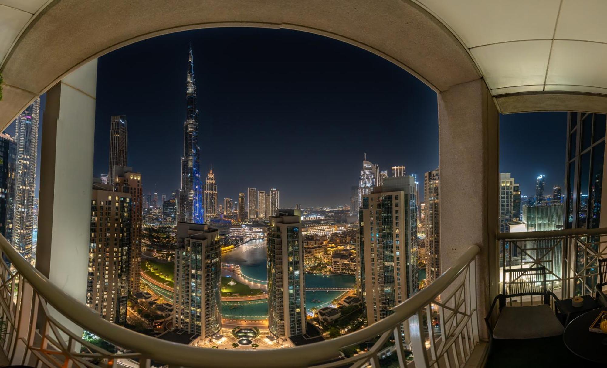 Lavish 2 Bedroom I Burj Khalifa & Fountain Views I Free Gym, Pool, Parking, Wi-fi And Ps5 I By Skyline Serenity شقة دبي
