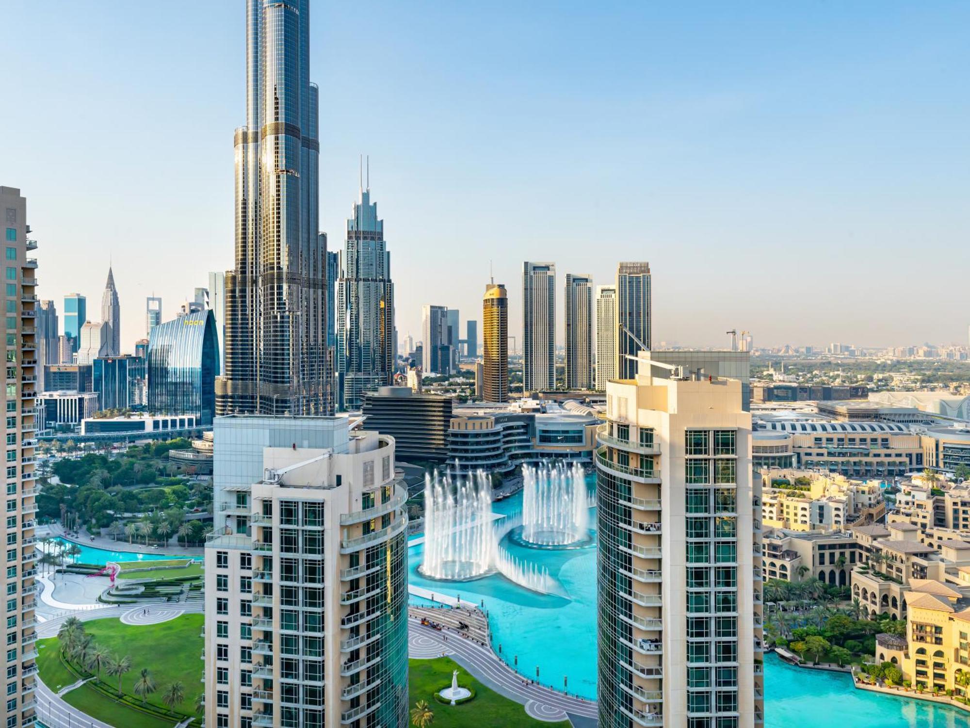 شقة Lavish 2 Bedroom I Burj Khalifa & Fountain Views I Free Gym, Pool, Parking, Wi-fi And Ps5 I By Skyline Serenity