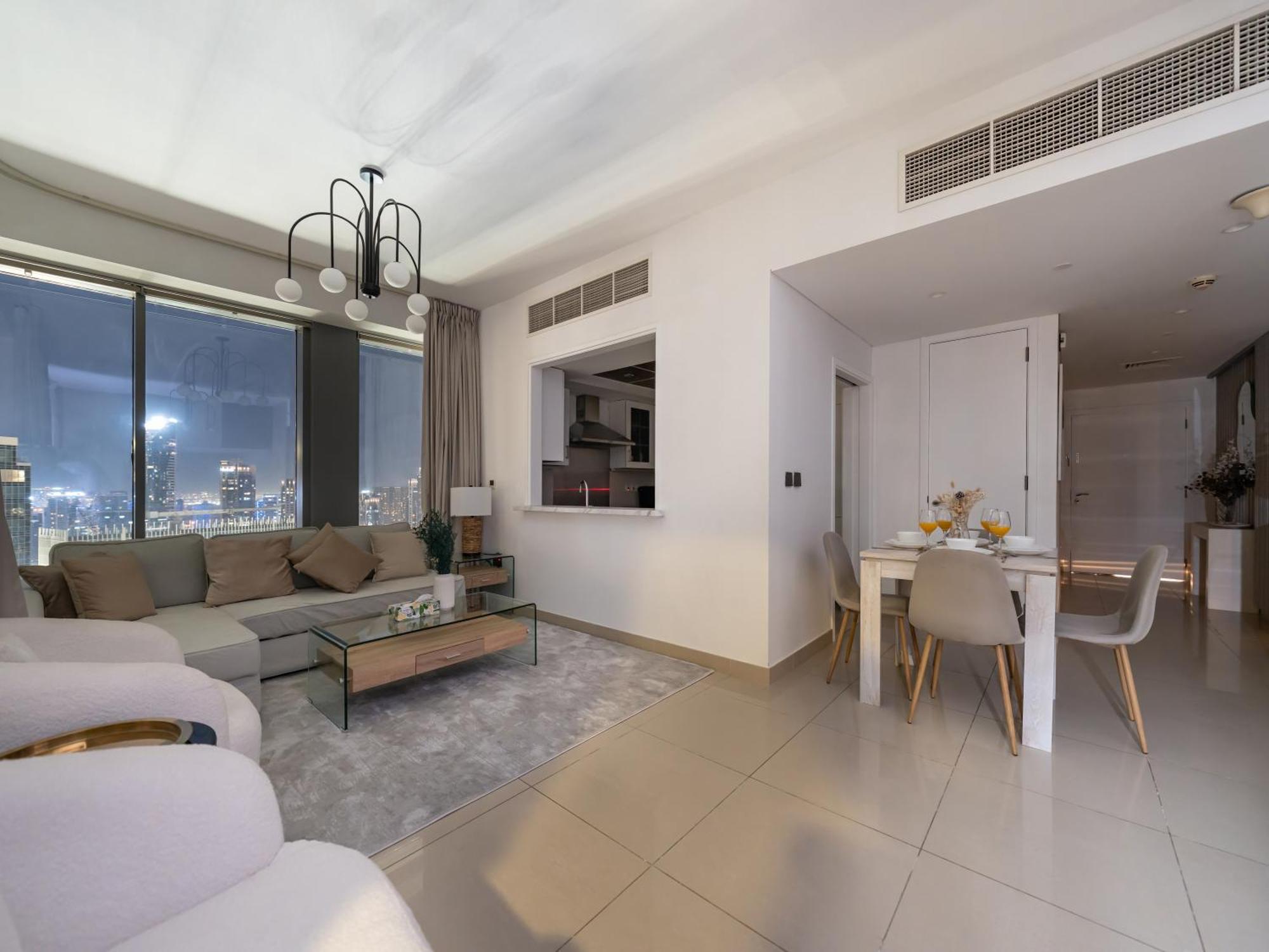 Lavish 2 Bedroom I Burj Khalifa & Fountain Views I Free Gym, Pool, Parking, Wi-fi And Ps5 I By Skyline Serenity شقة *