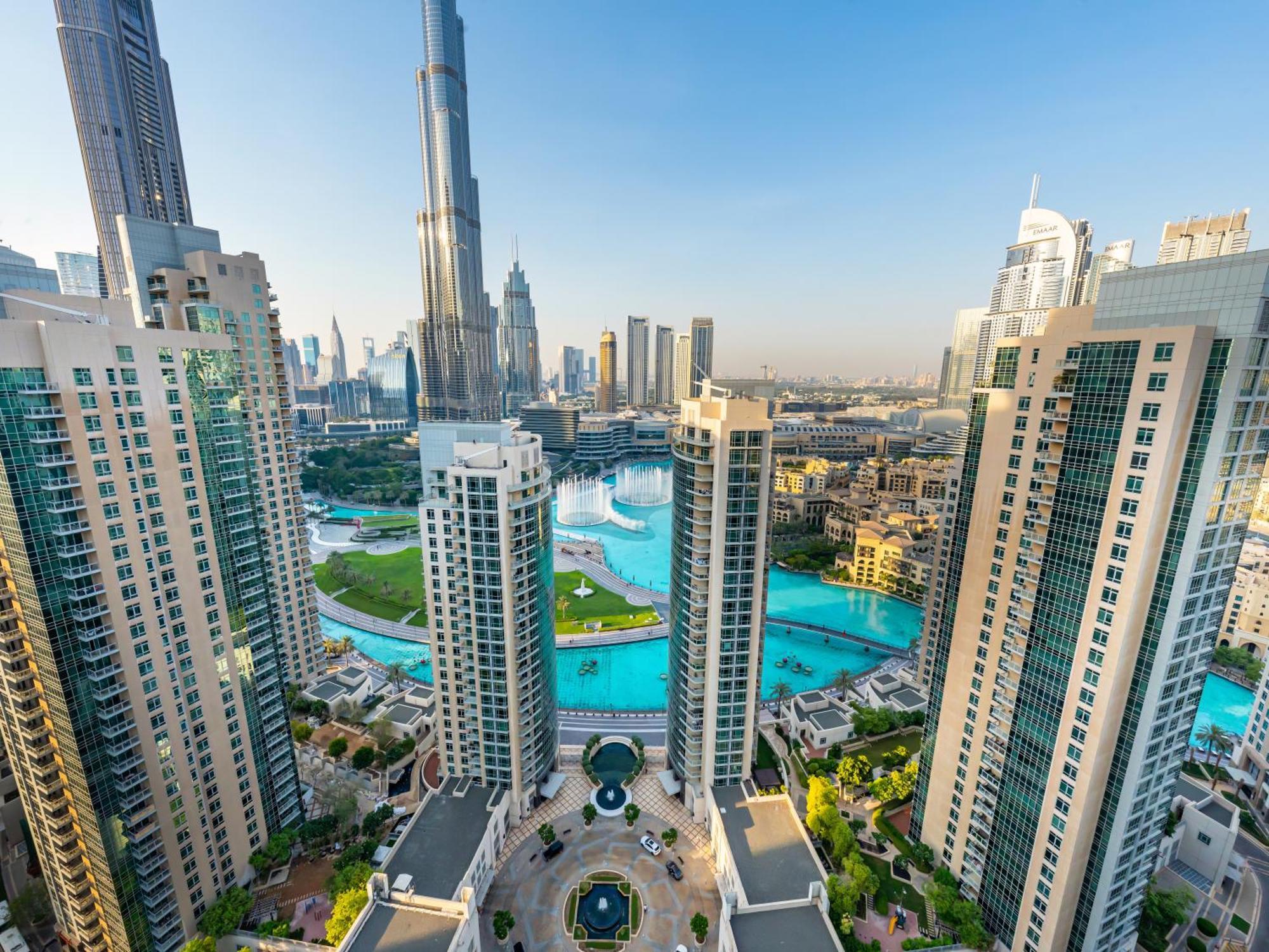 شقة Lavish 2 Bedroom I Burj Khalifa & Fountain Views I Free Gym, Pool, Parking, Wi-fi And Ps5 I By Skyline Serenity *
