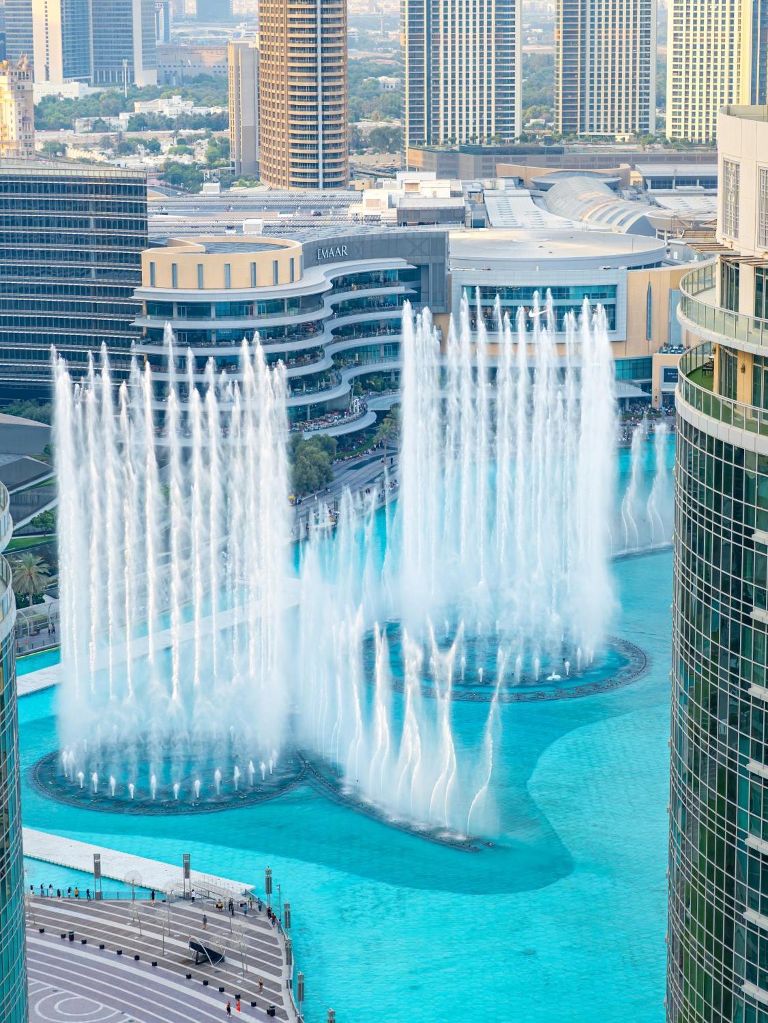 Lavish 2 Bedroom I Burj Khalifa & Fountain Views I Free Gym, Pool, Parking, Wi-fi And Ps5 I By Skyline Serenity شقة دبي
