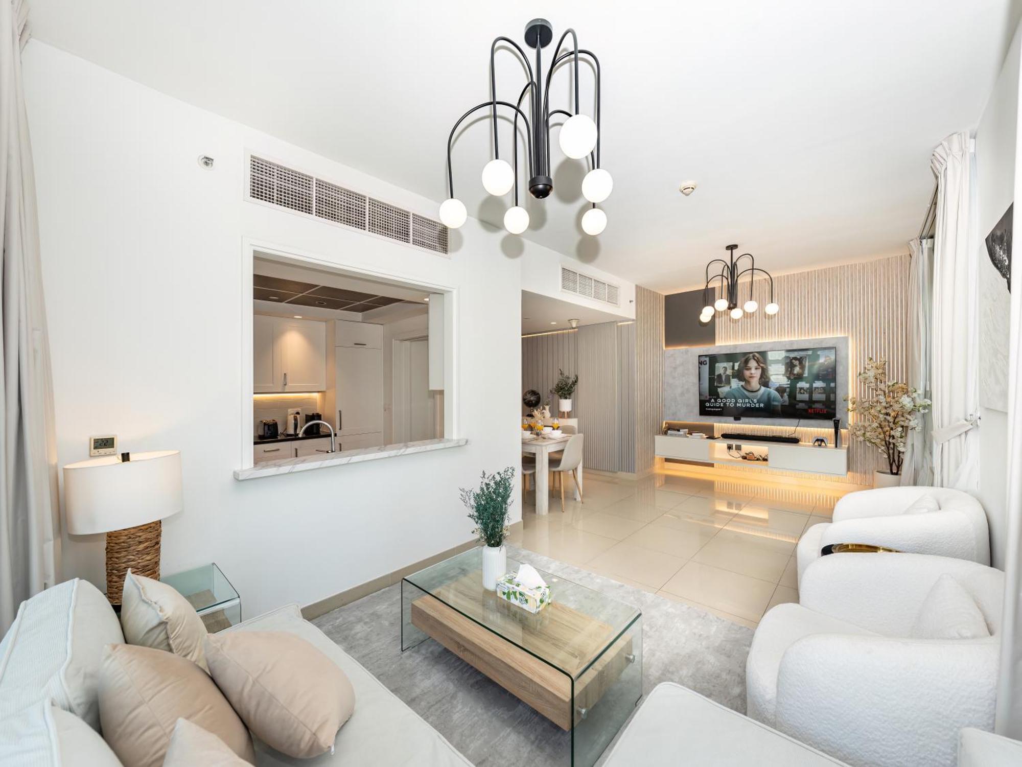 Lavish 2 Bedroom I Burj Khalifa & Fountain Views I Free Gym, Pool, Parking, Wi-fi And Ps5 I By Skyline Serenity * دبي