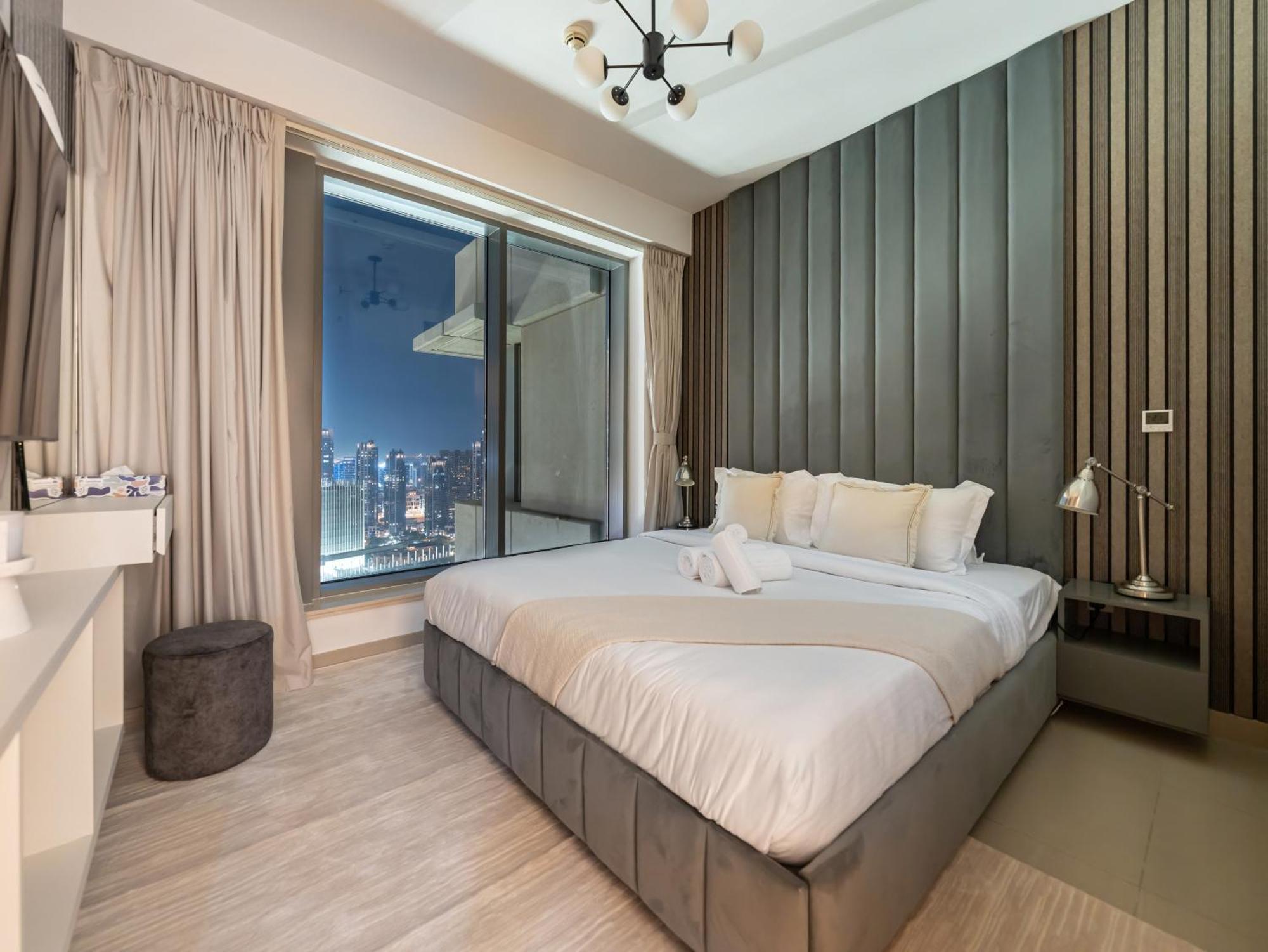 شقة Lavish 2 Bedroom I Burj Khalifa & Fountain Views I Free Gym, Pool, Parking, Wi-fi And Ps5 I By Skyline Serenity *