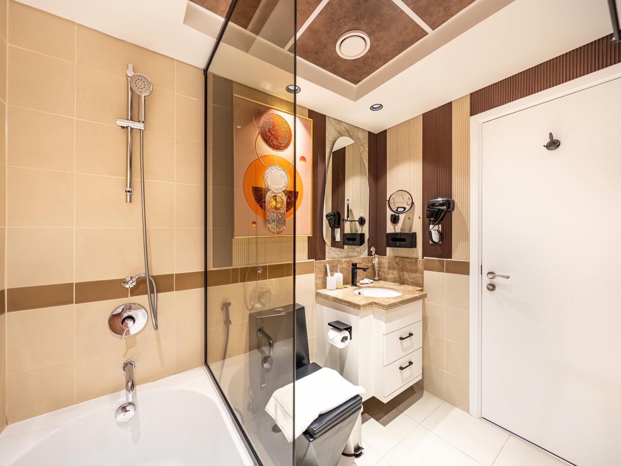 Lavish 2 Bedroom I Burj Khalifa & Fountain Views I Free Gym, Pool, Parking, Wi-fi And Ps5 I By Skyline Serenity دبي
