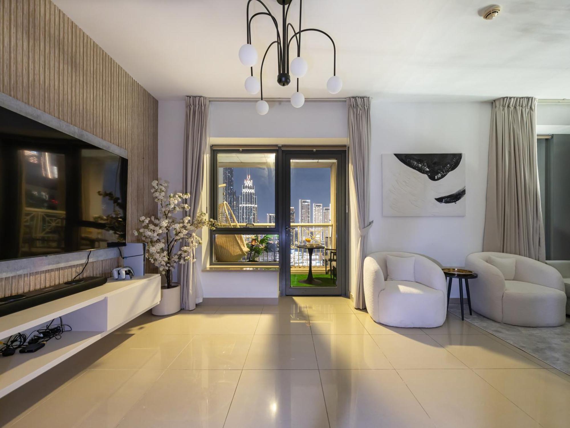 شقة Lavish 2 Bedroom I Burj Khalifa & Fountain Views I Free Gym, Pool, Parking, Wi-fi And Ps5 I By Skyline Serenity دبي